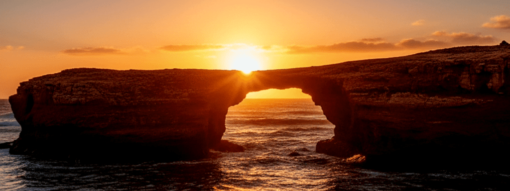walking the world, one step at a time. morocco walker Morocco Walker travel blog - The Majestic Arch of Legzira