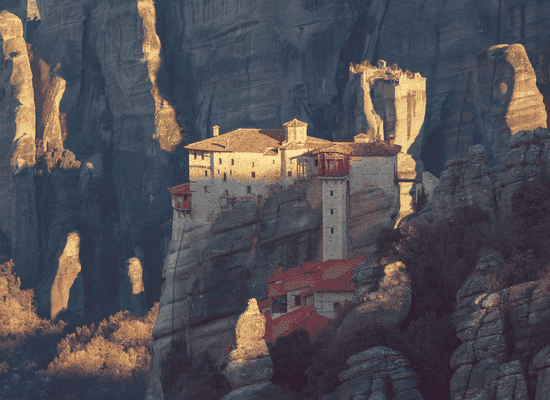 Morocco walker travel blog - Suspended in the Infinite A Deep Descent into the Vertical Silence of Meteora - The Secret Trails of the Adhrakhti